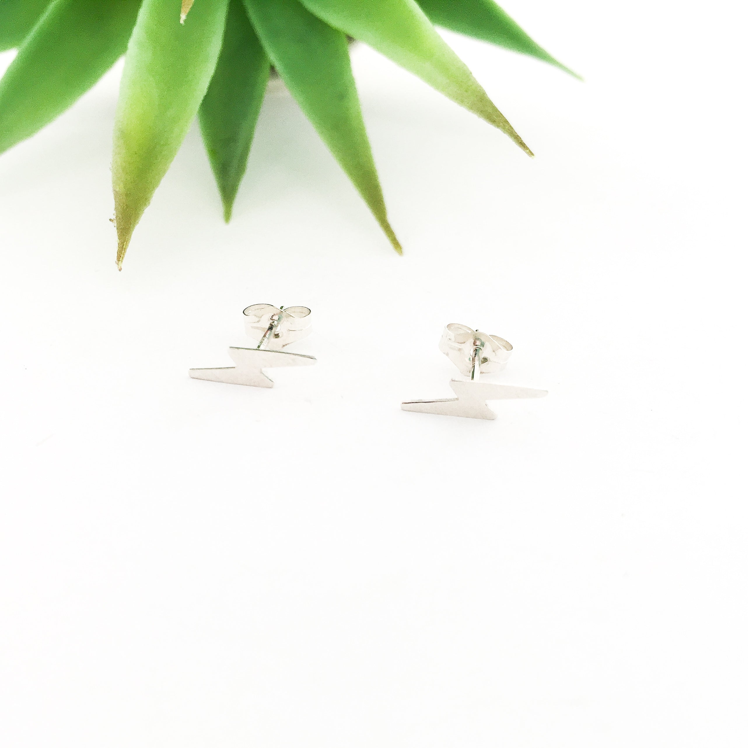 ZIG ZAG STUD EARRINGS | STERLING SILVER - MTT Collective