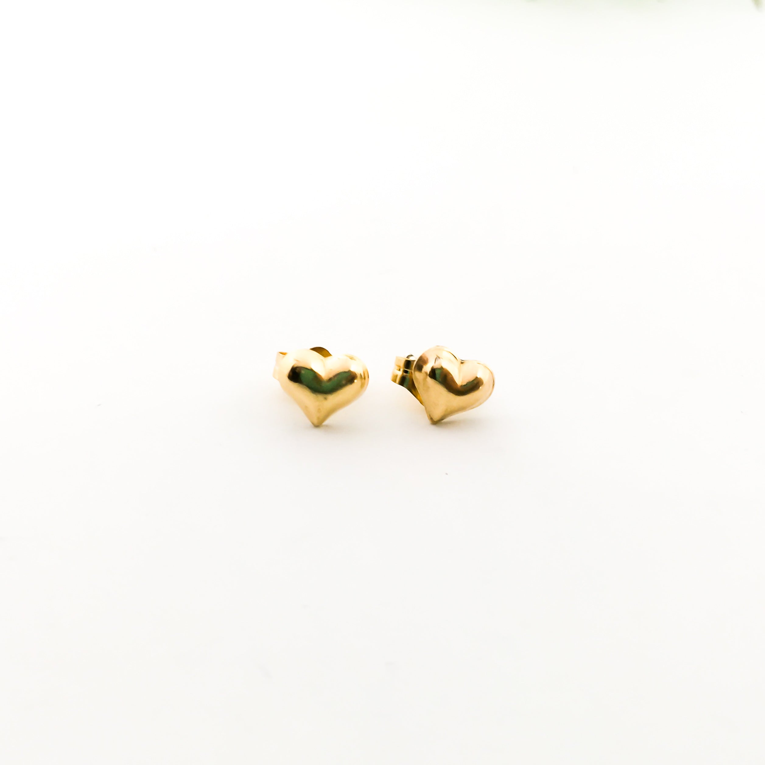HEART STUD EARRINGS | 14K GOLD-FILLED - MTT Collective