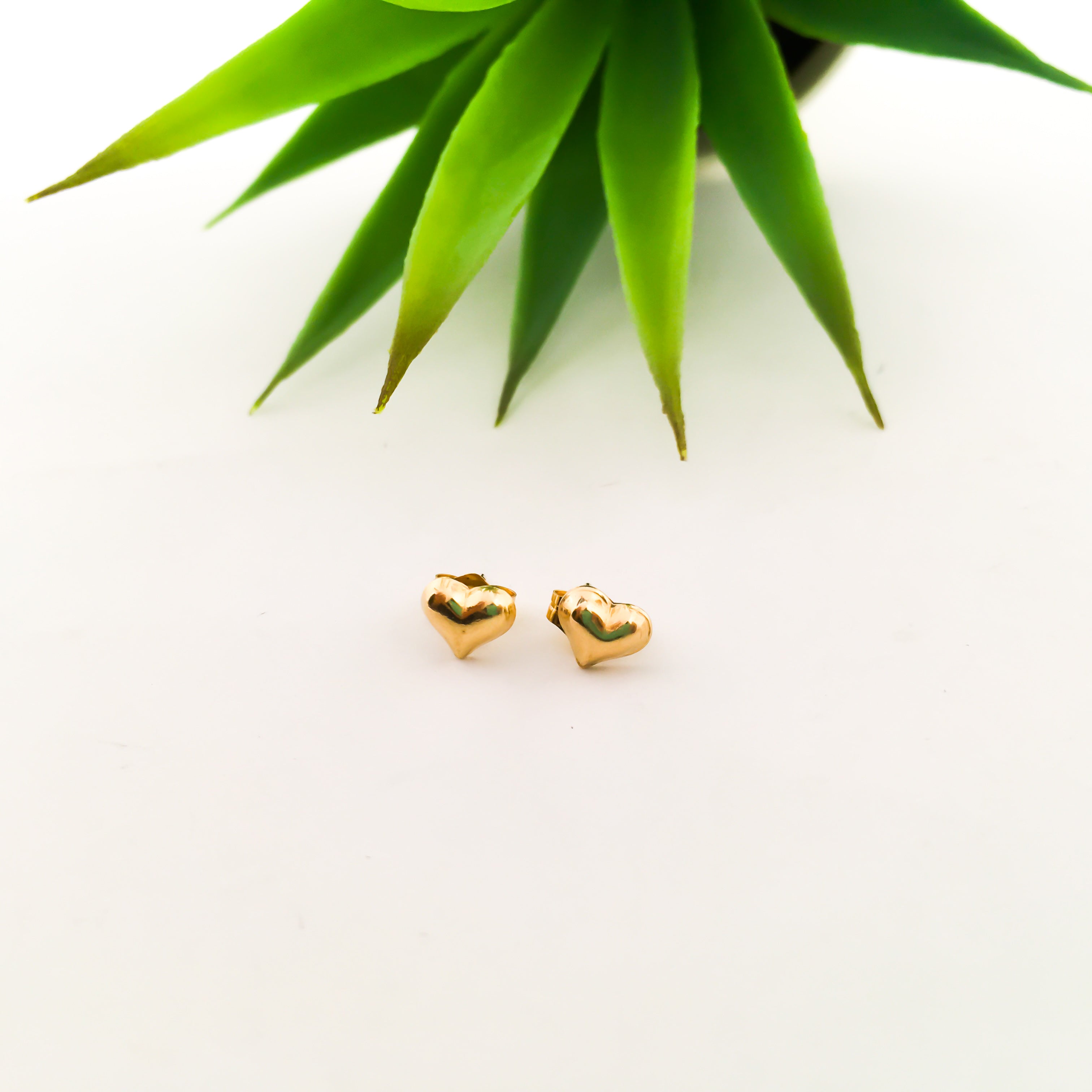 HEART STUD EARRINGS | 14K GOLD-FILLED - MTT Collective