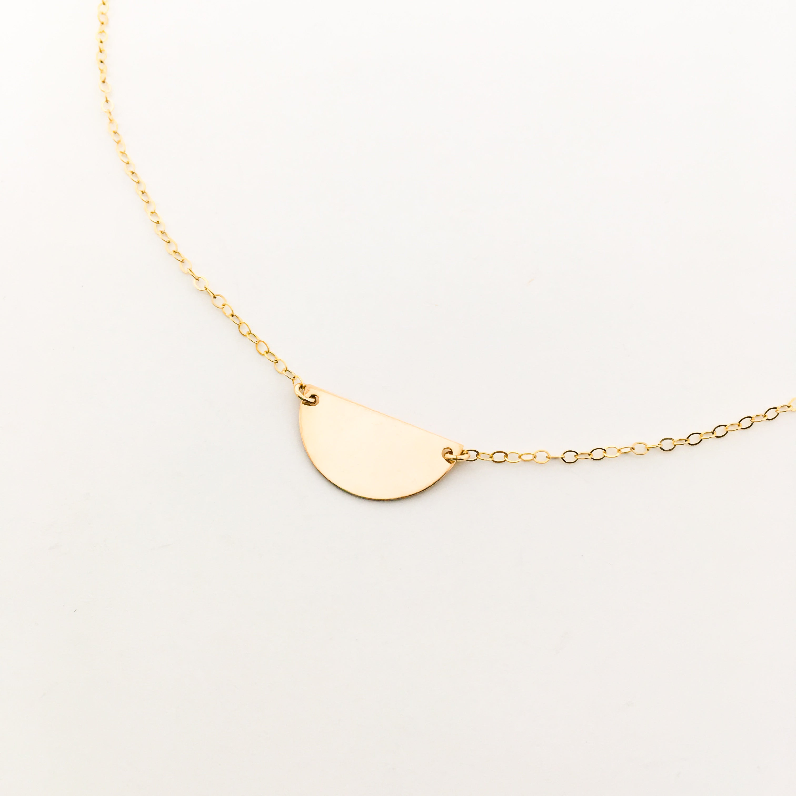 Vivian Dainty Semicircle Disc Necklace | Gold - MTT Collective