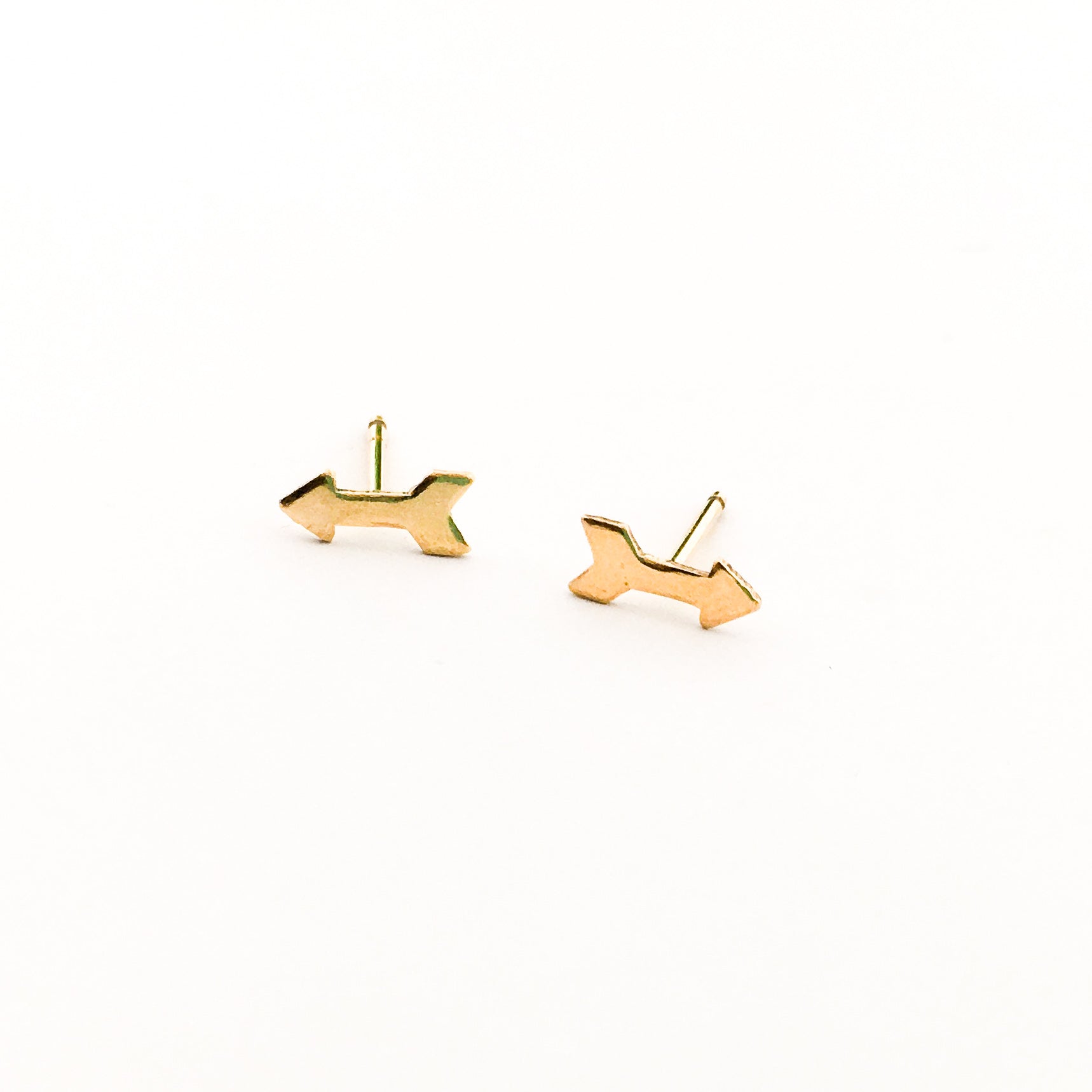Arrow Stud Earrings | Gold - MTT Collective