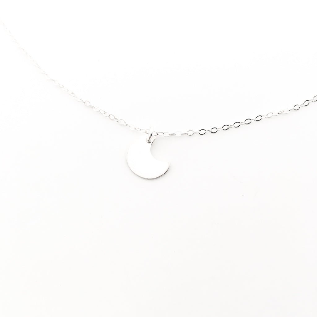 Dainty Moon Necklace | Silver - MTT Collective