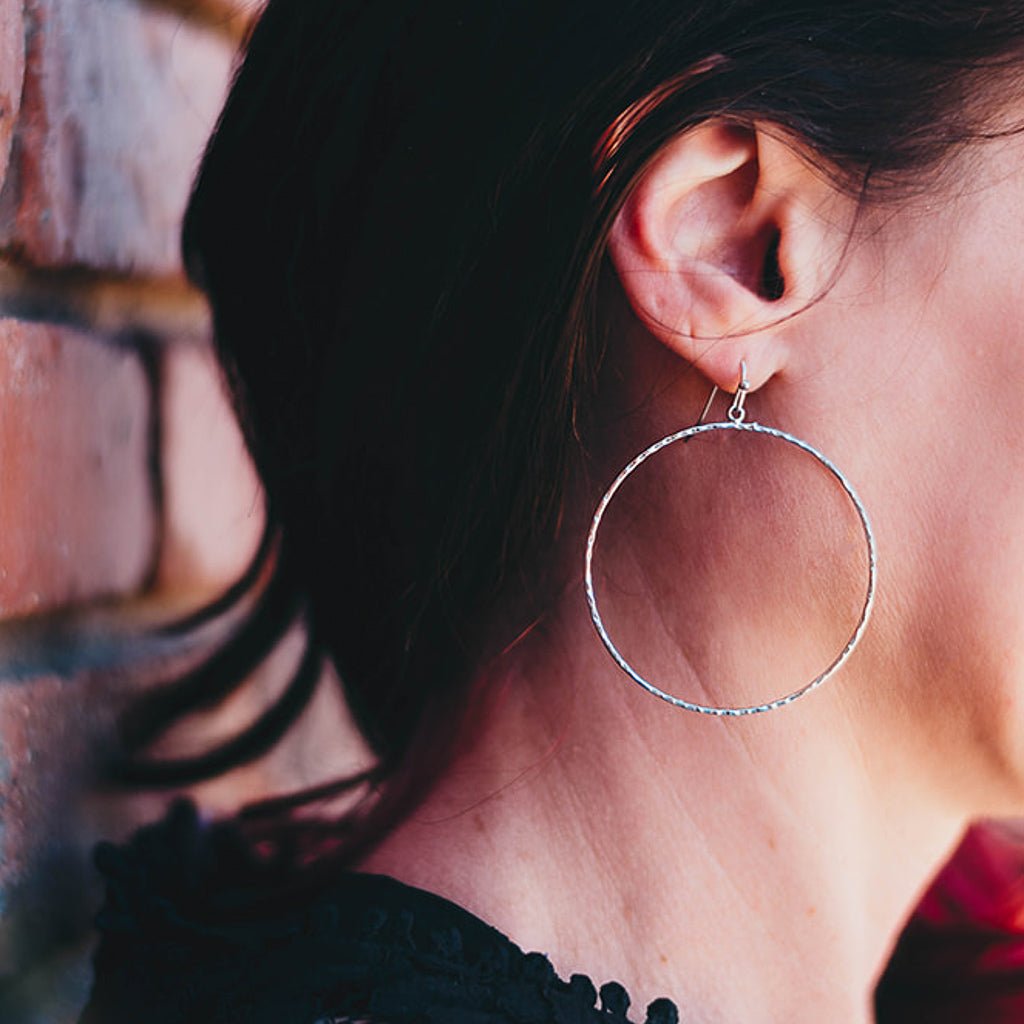 Demi Twisted Hammered Hoop Earrings | Silver - MTT Collective