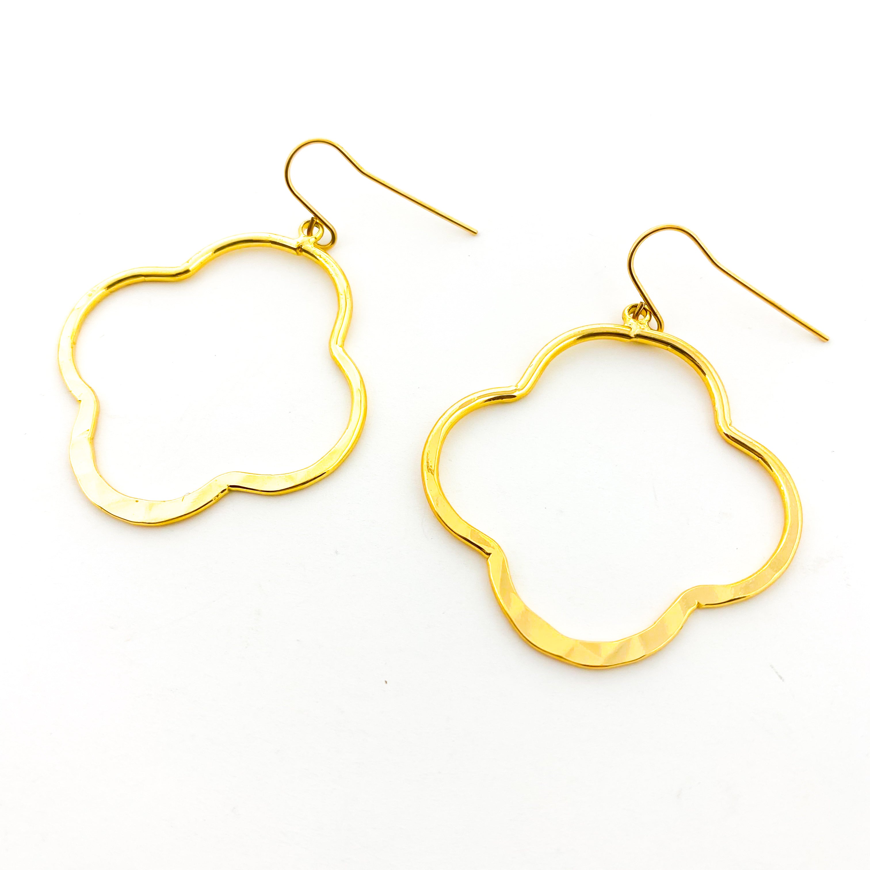 Vera Hammered Van Cleef Earring - MTT Collective