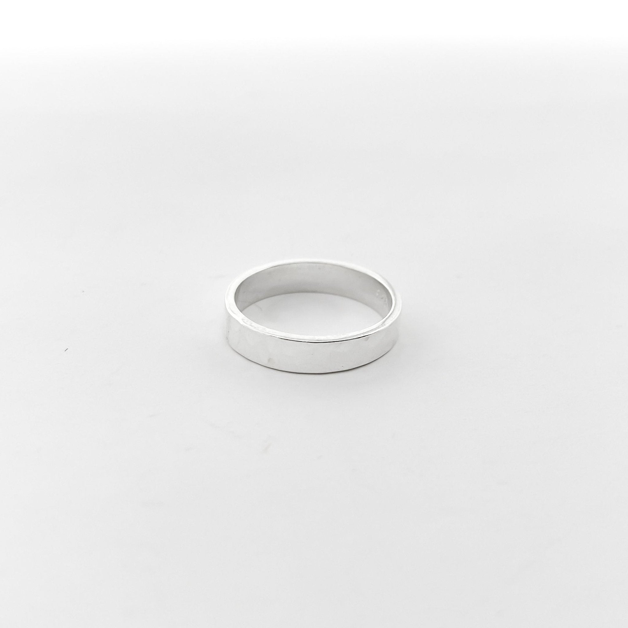 Impressions Hammered Wide Ring| Silver - MTT Collective