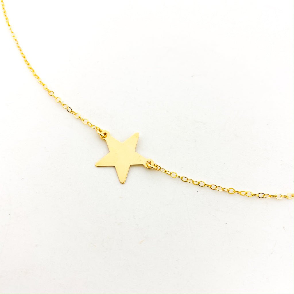 Kaia Large Held Star Necklace | Gold - MTT Collective