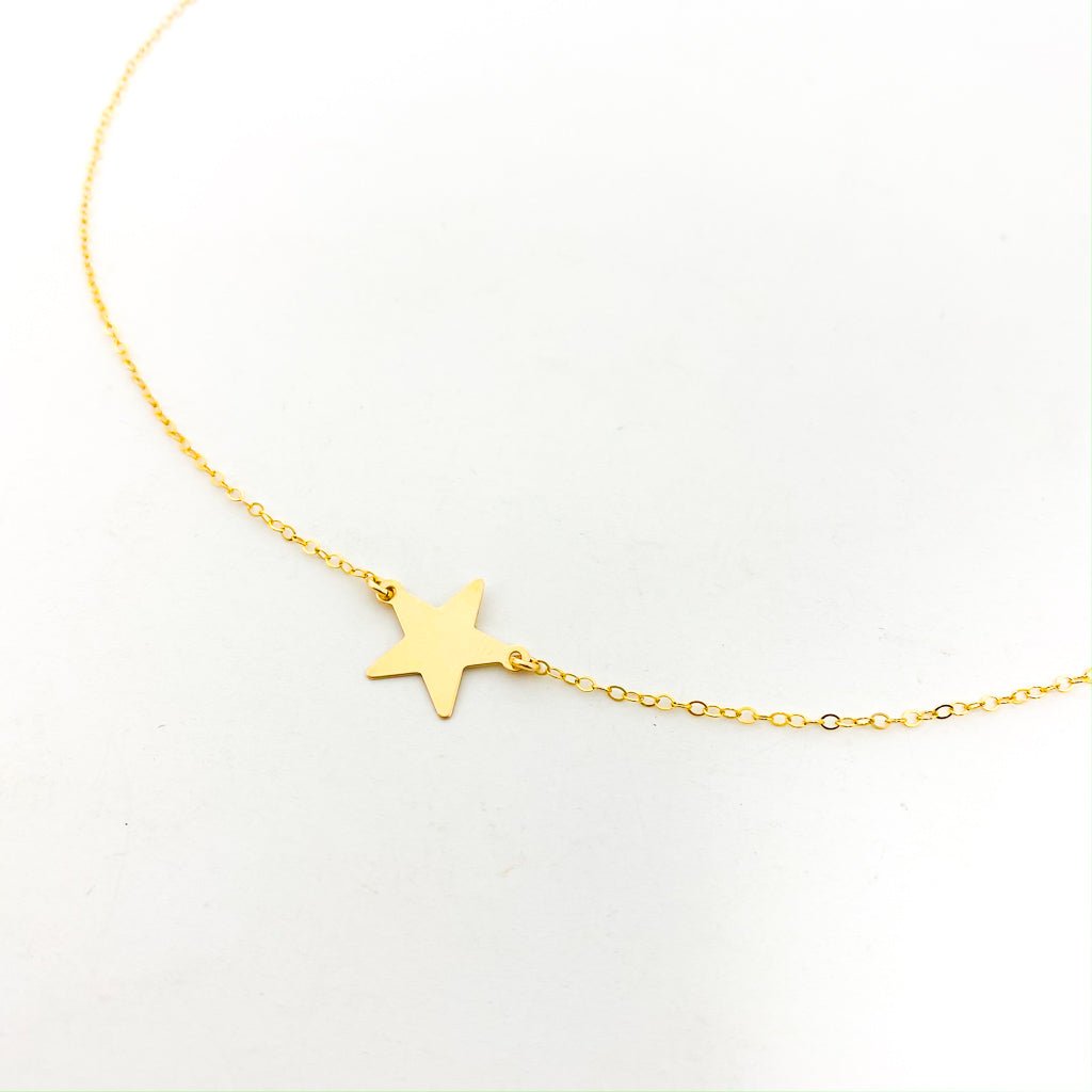 Kaia Large Held Star Necklace | Gold - MTT Collective