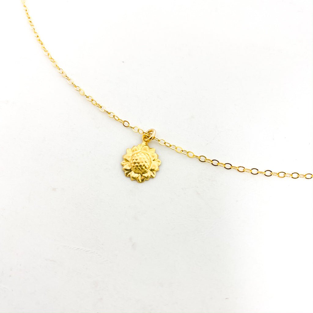 Kinsley Sunflower Necklace | Gold - MTT Collective
