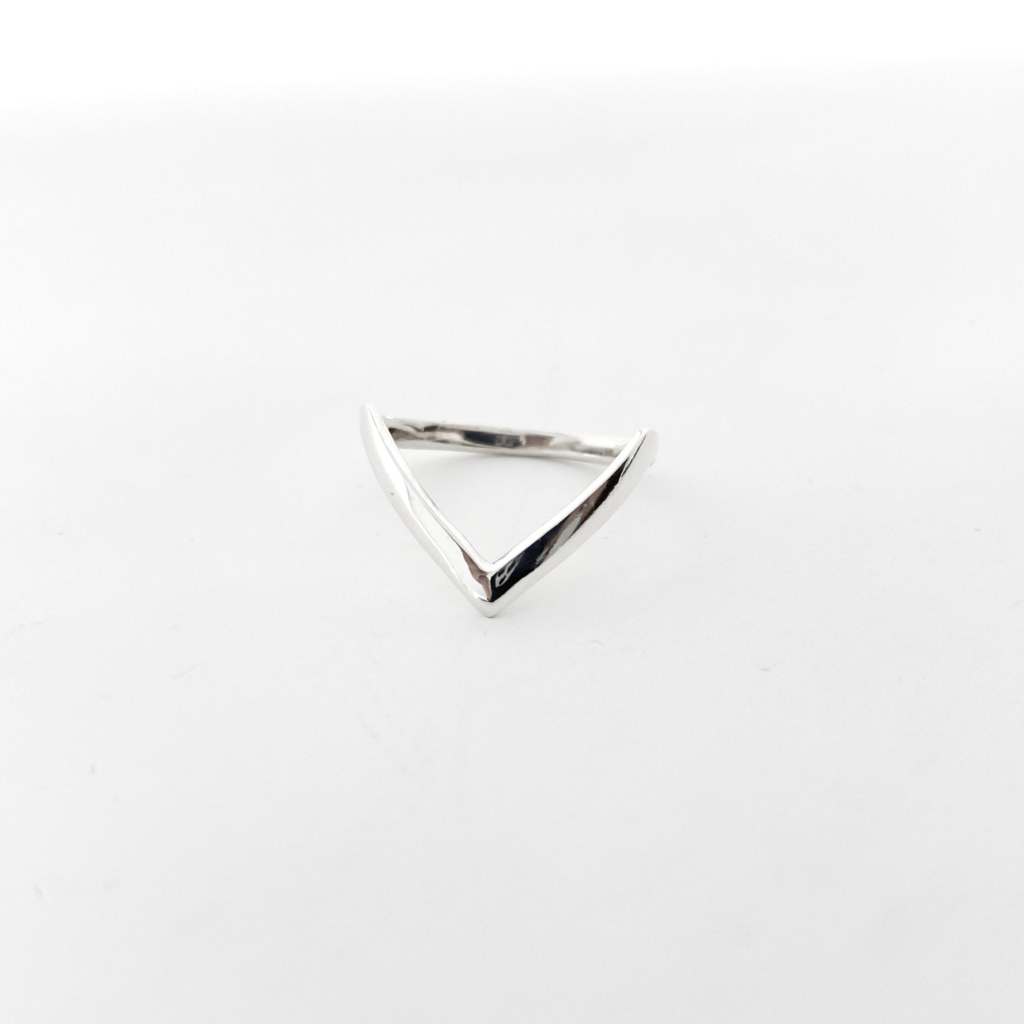 Lyla Deep V - Shape Ring | Silver - MTT Collective