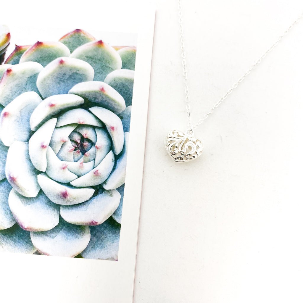 Magnolia Open Design Puff Heart Necklace | Silver - MTT Collective