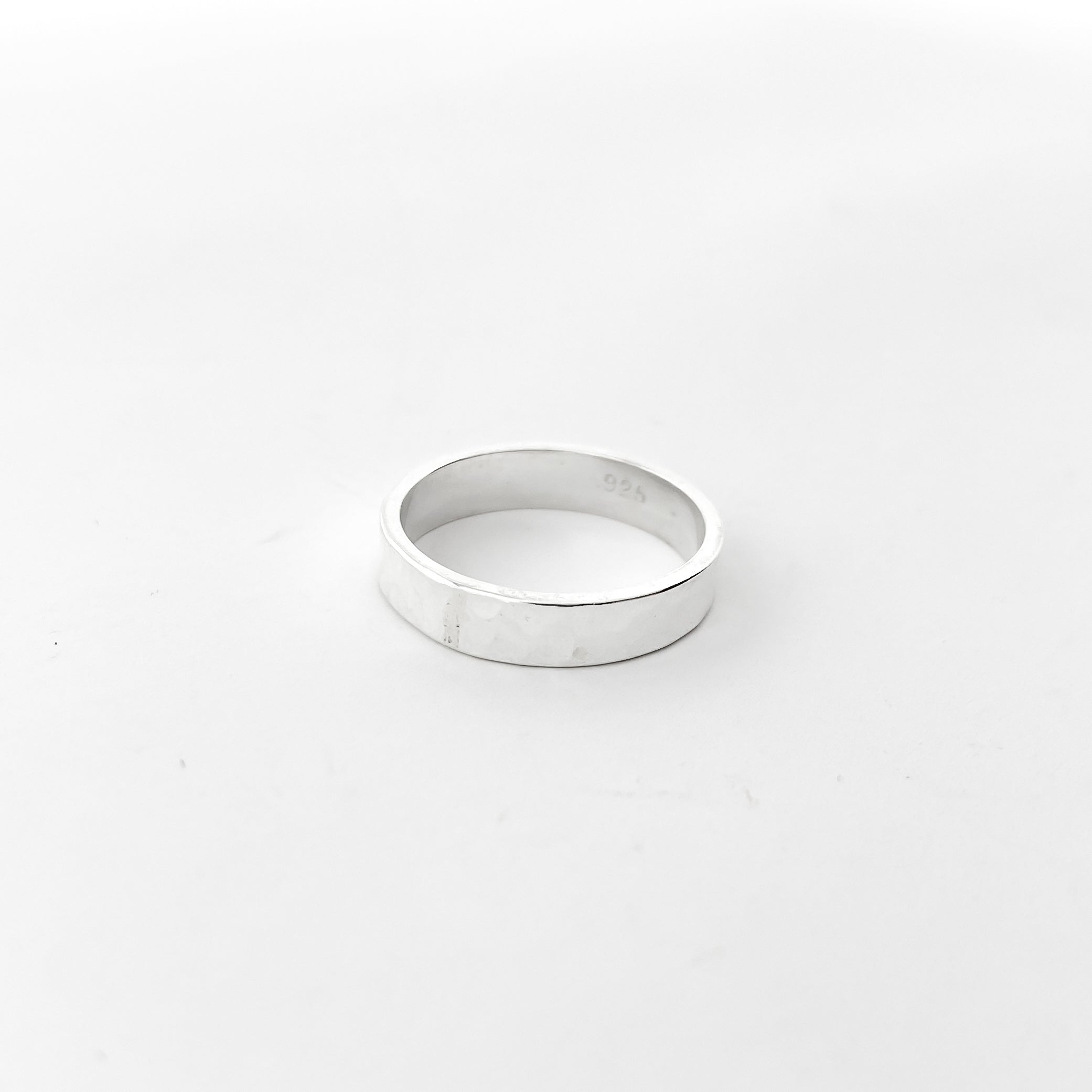 Impressions Hammered Wide Ring| Silver - MTT Collective