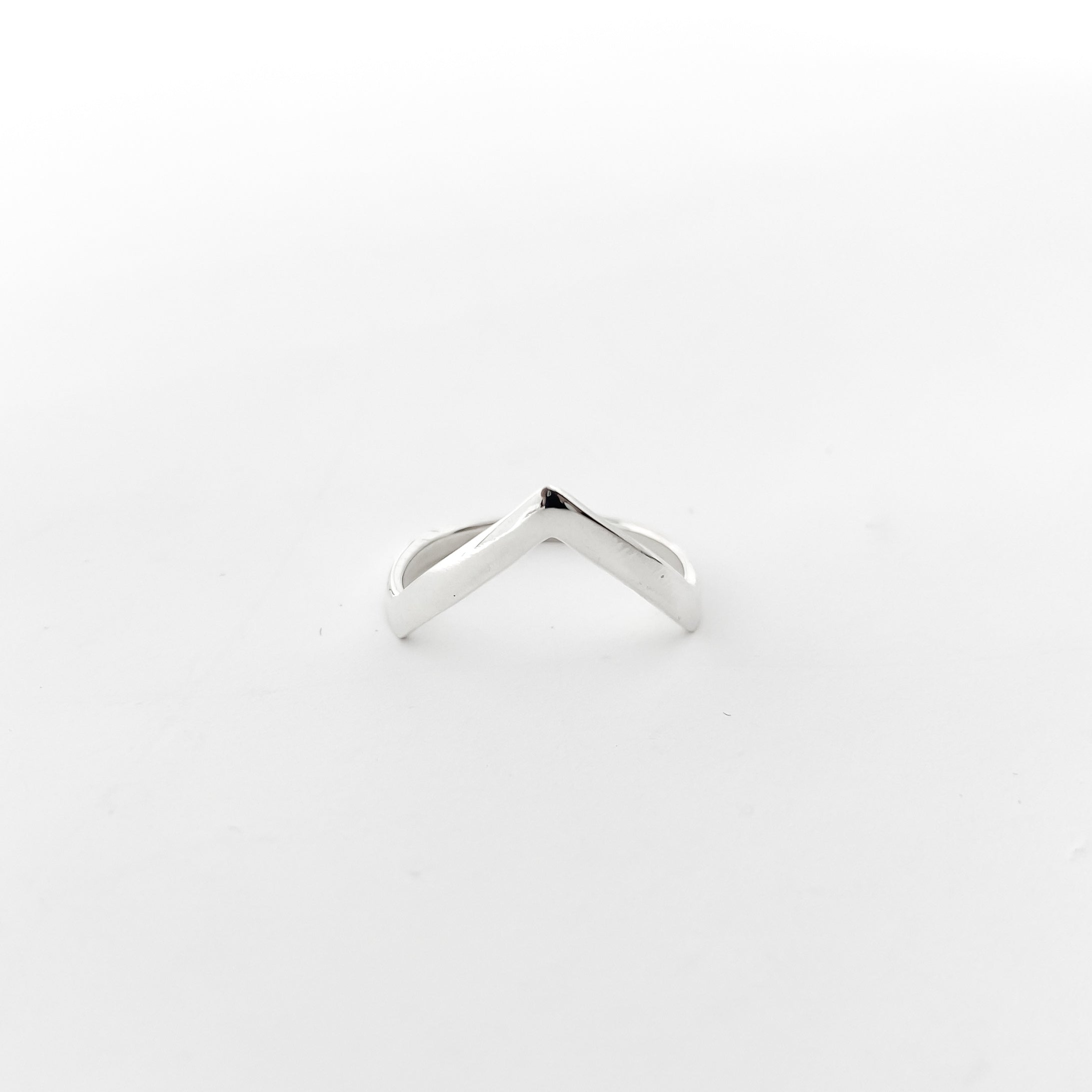 Lyla Deep V-Shape Ring | Silver - MTT Collective
