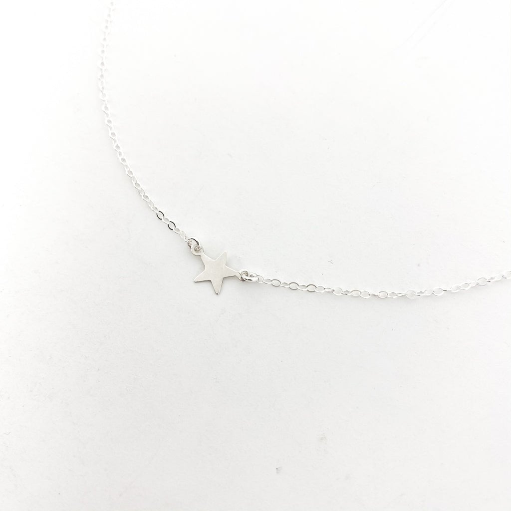 Nina Mini Held Star Necklace - MTT Collective