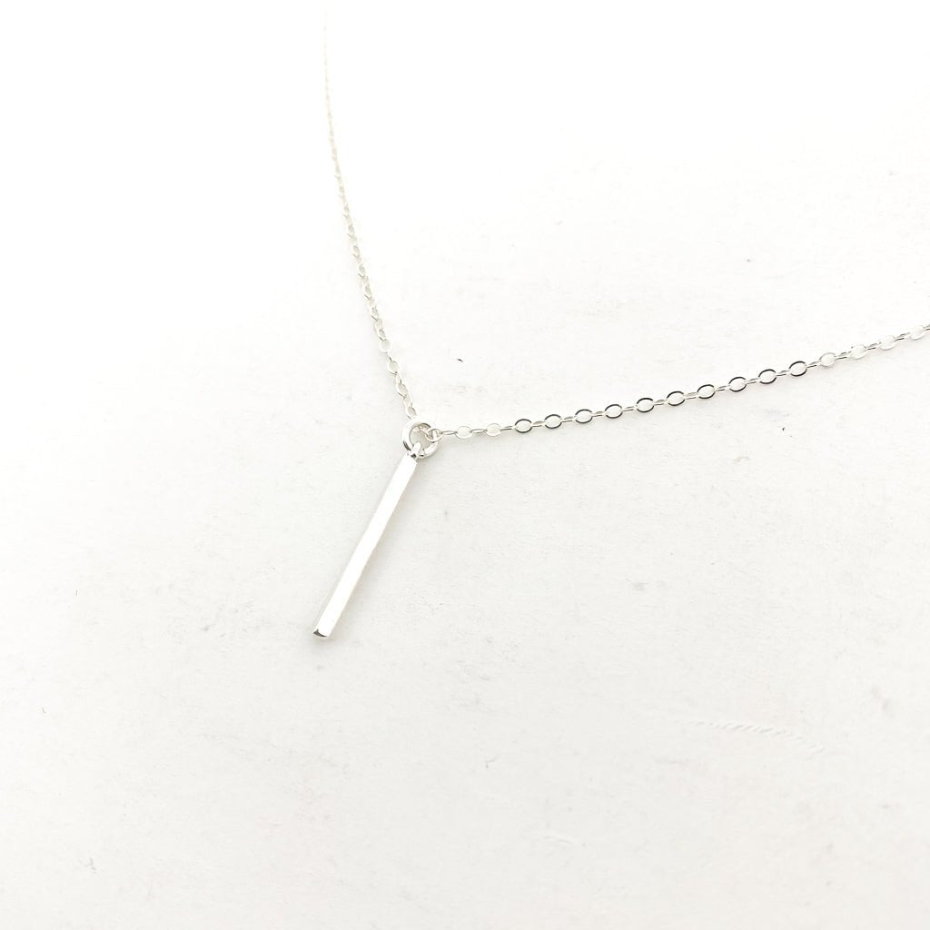 Rylee Hanging Column Bar Necklace | Silver - MTT Collective