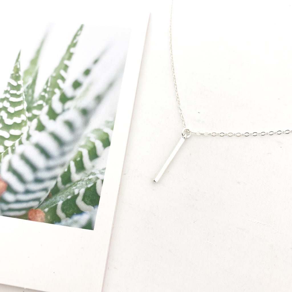 Rylee Hanging Column Bar Necklace | Silver - MTT Collective