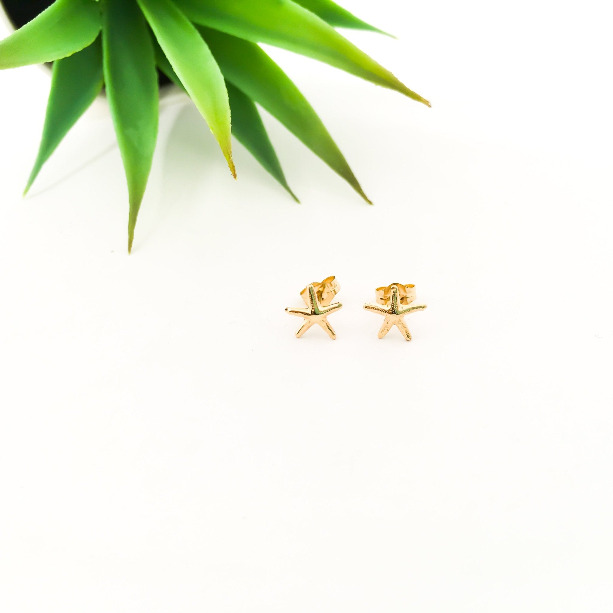 Small Starfish Stud Earrings | Gold - MTT Collective
