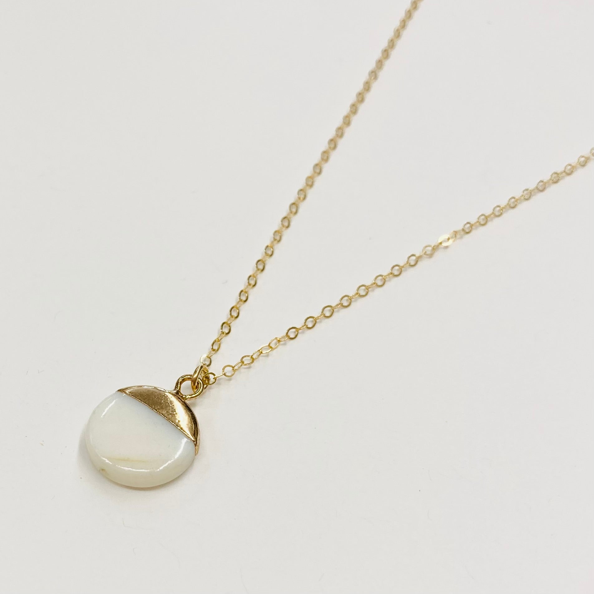Stevie Circle White Shell Necklace | Gold - MTT Collective