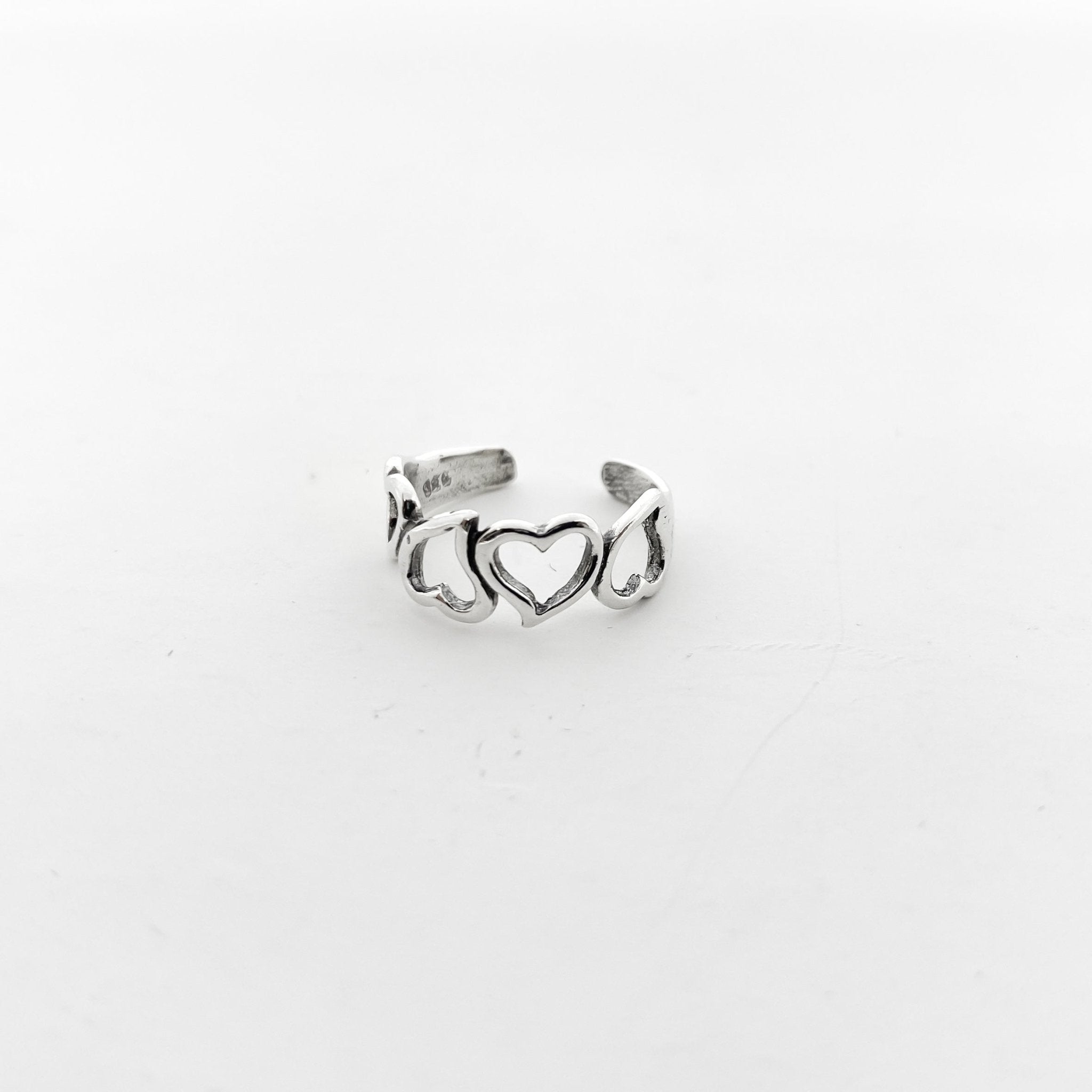 String Of Hearts Toe Ring | Silver - MTT Collective