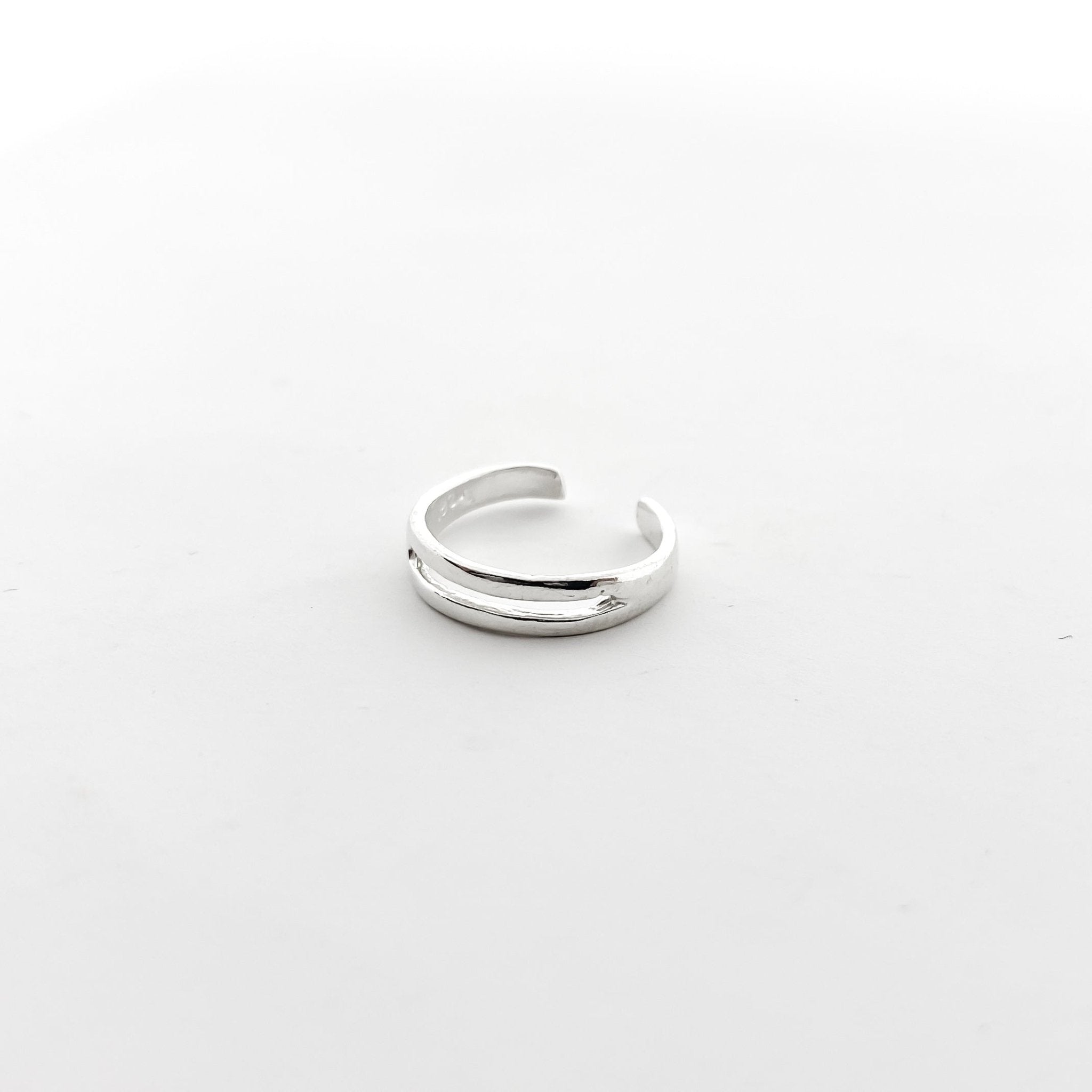 Two Wire Toe Ring | Silver - MTT Collective