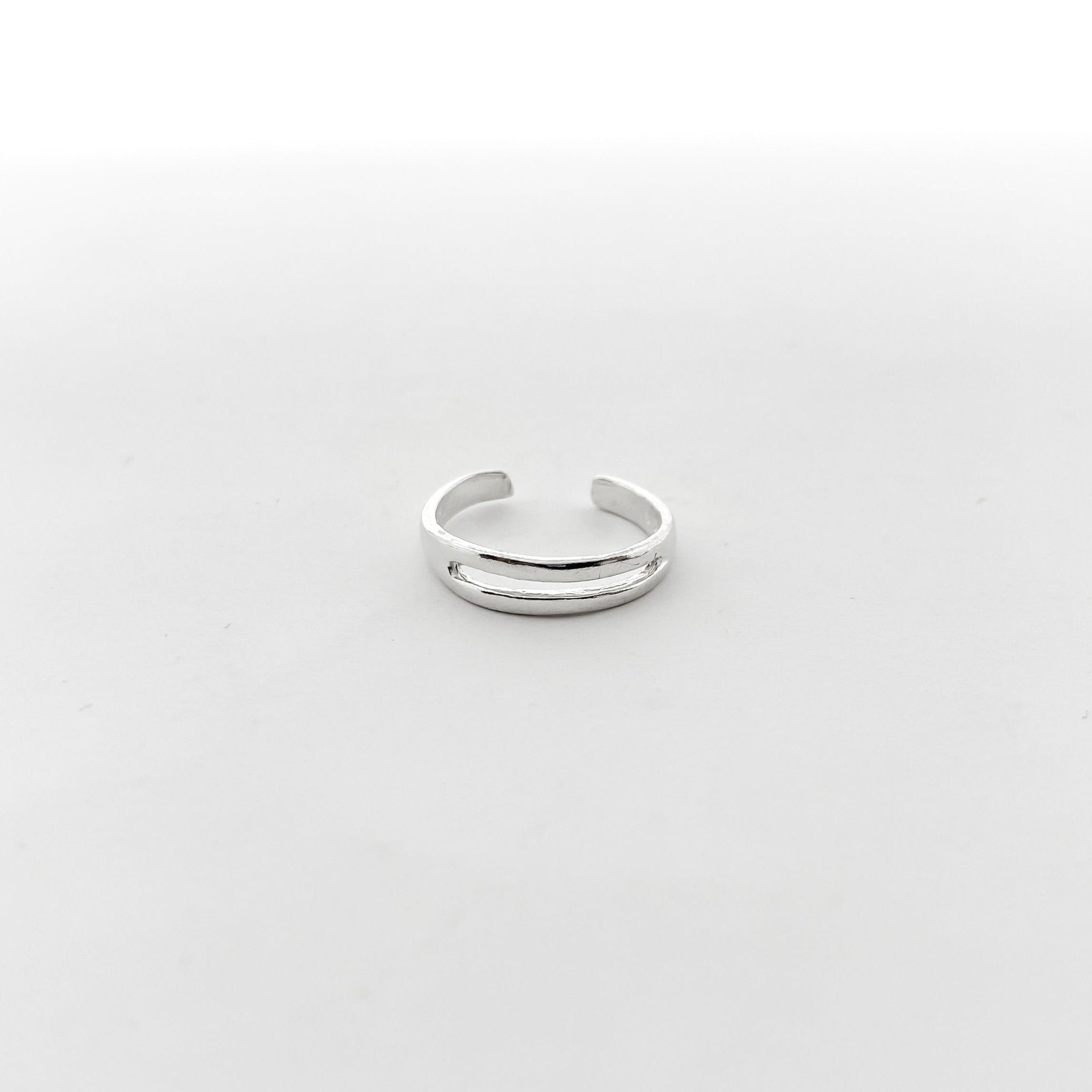 Two Wire Toe Ring | Silver - MTT Collective