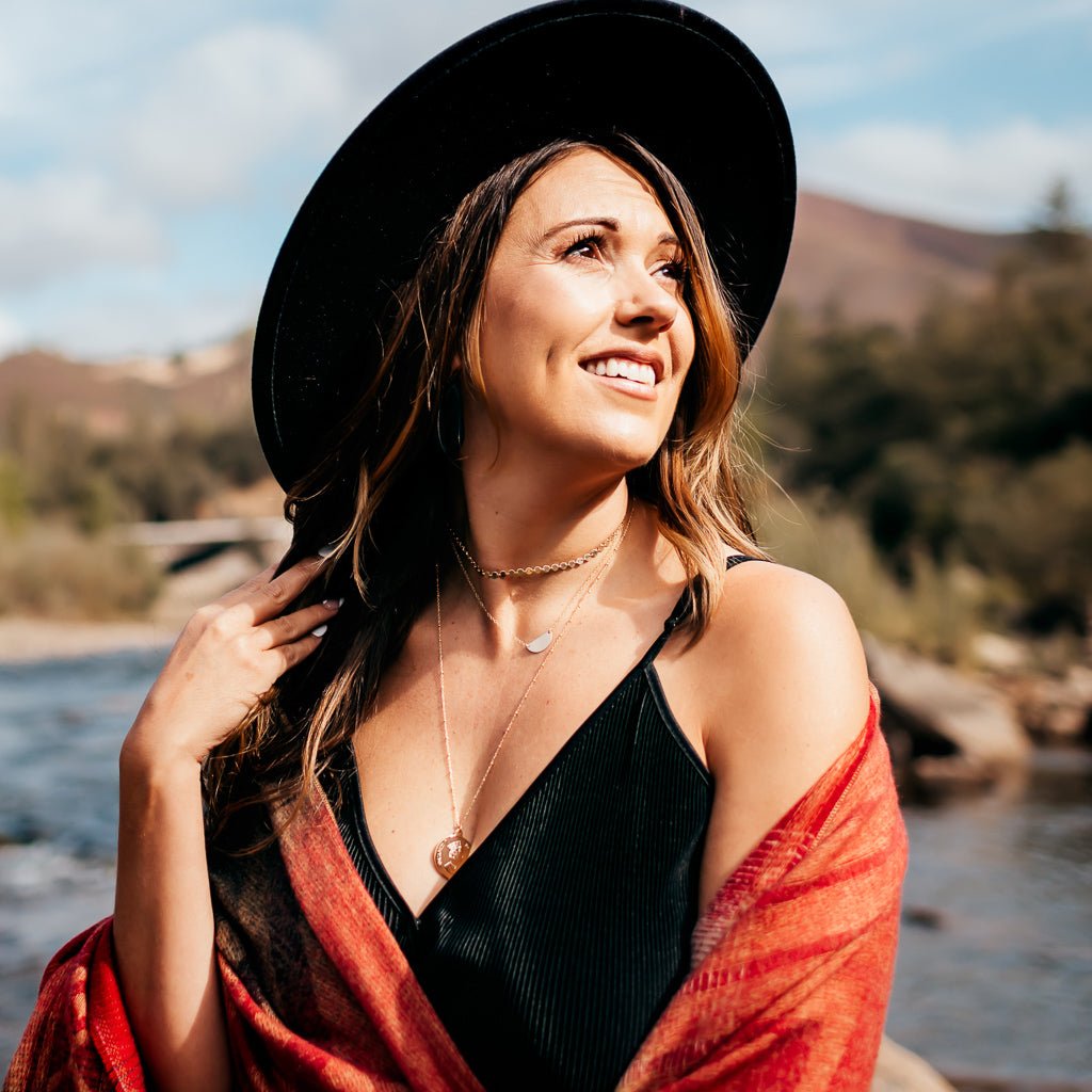 Vivian Dainty Semicircle Disc Necklace - MTT Collective